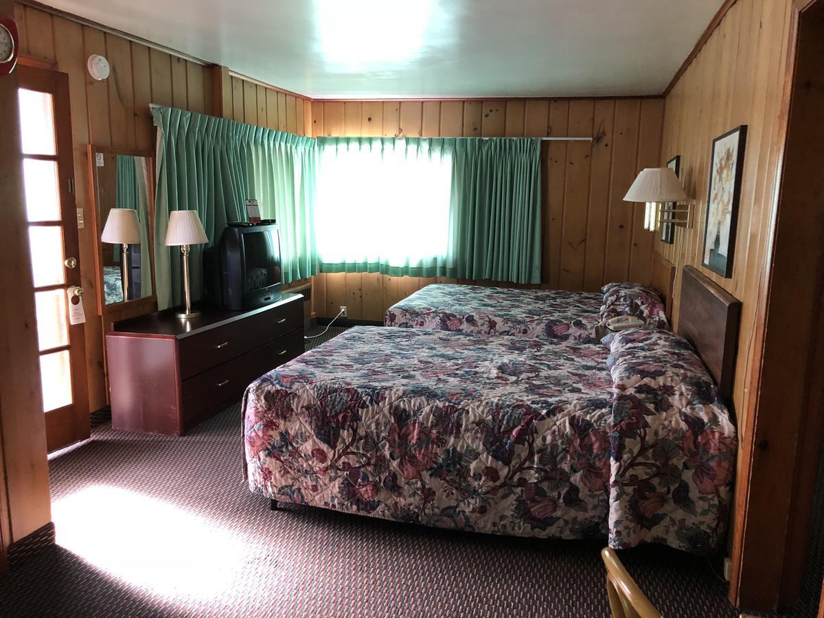 Sun N Snow Hotel Cadillac Exterior photo